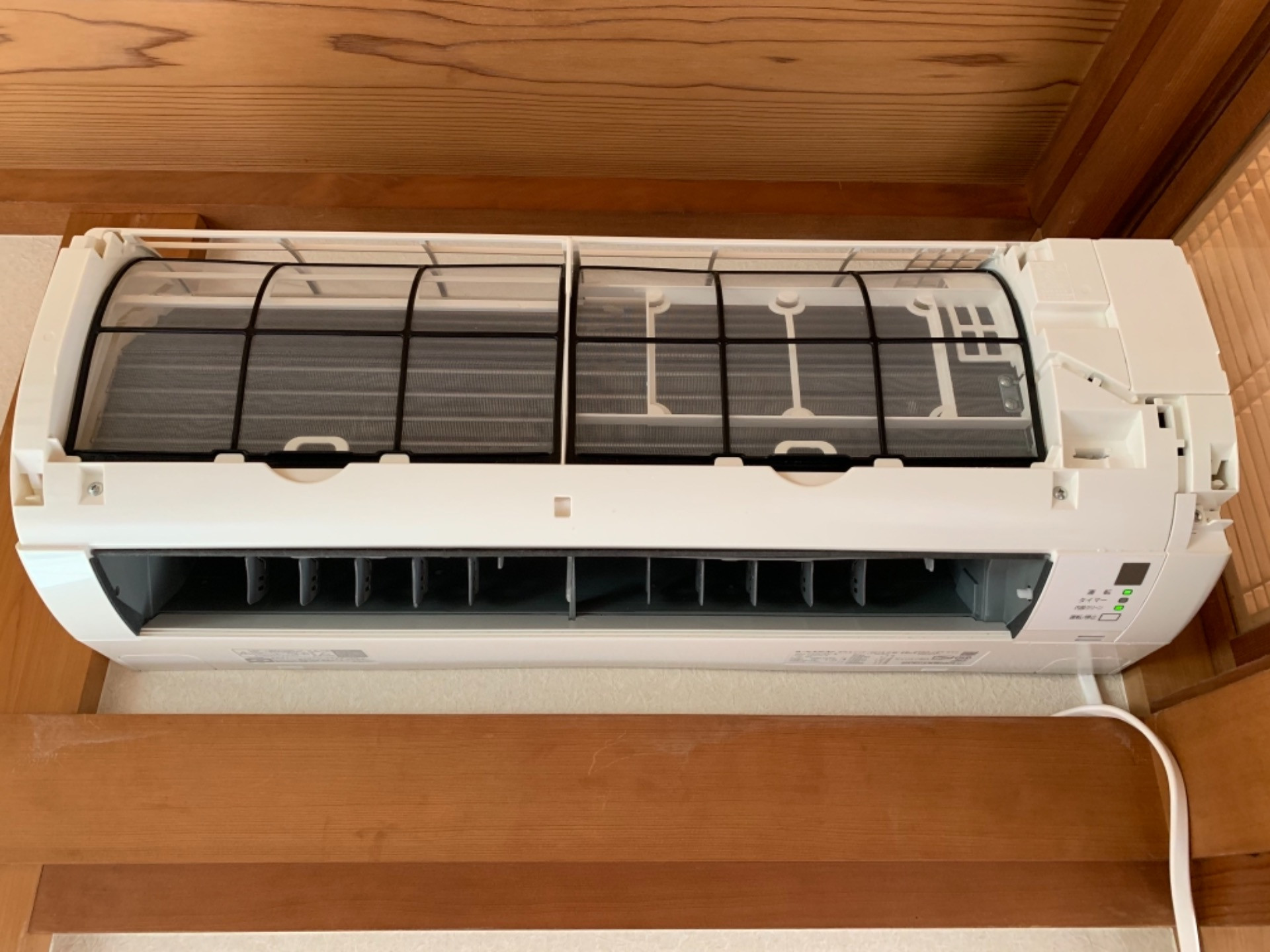 千葉市若葉区にてエアコン５台のクリーニングです！