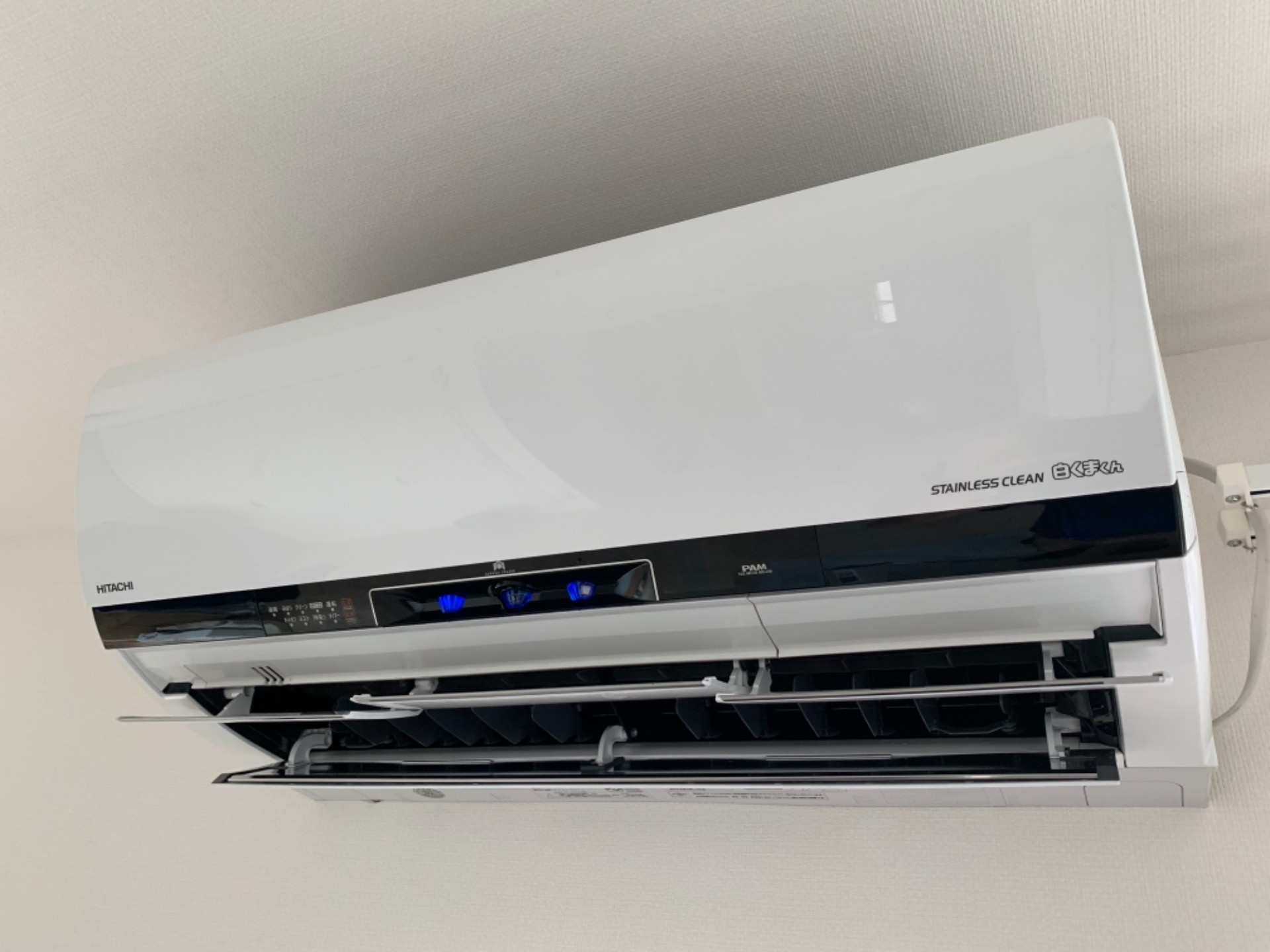 千葉市稲毛区にて日立のエアコンお掃除です♪
